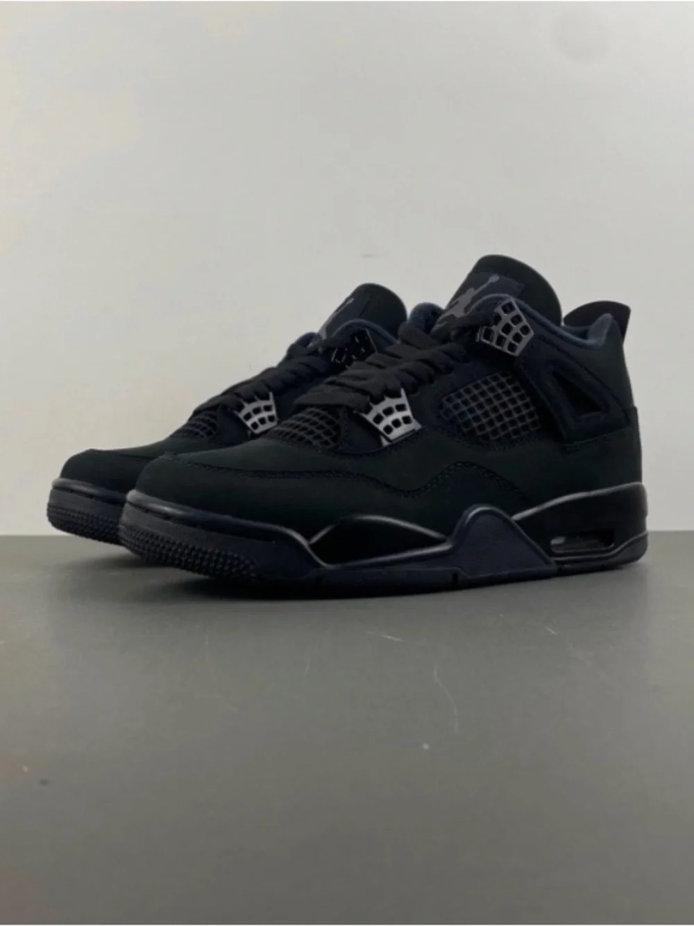 Jordan Men’s Retro Sneaker - Black